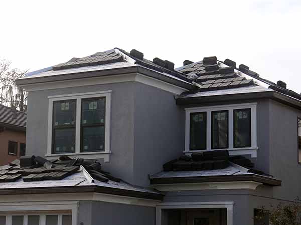 Roofing contractor in Wesley Chapel performing reliable roofing services for residential and commercial properties.